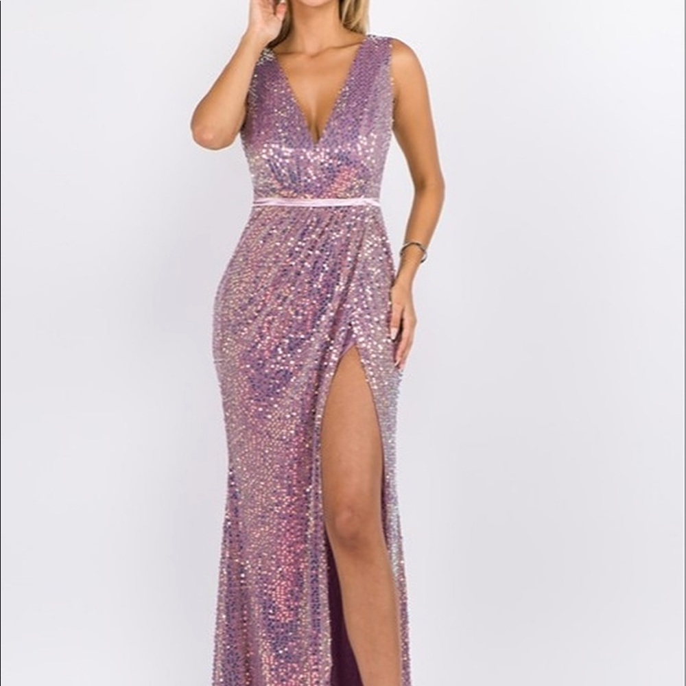 Sequin formal gown worn once. Just like new!! Size L   6-8